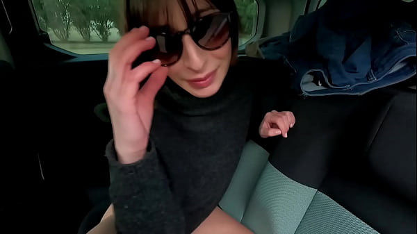 Image PILLADOS! Haciendo el tour por Barcelona a la italiana Silvia Soprano se calienta y me la acabo follando en el coche