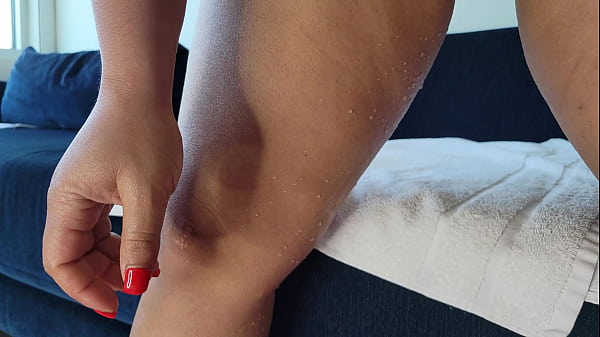Image Sexy Ebony Clit Rub Turns Into Squirting Mess