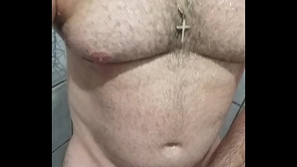 Image Urso Rodrigo tomando banho
