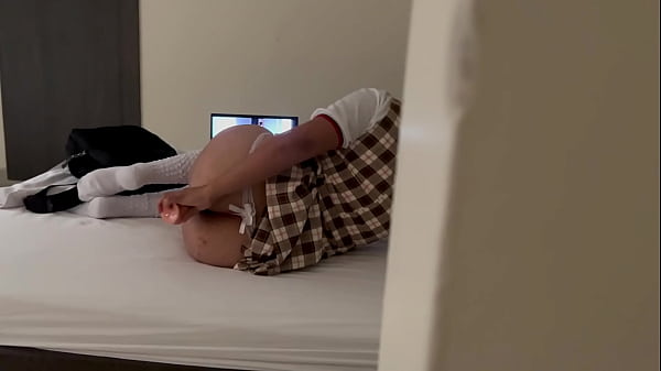 Image PADRASTRO PERVERTIDO Y COCHINO ENCUENTRA A SU HIJASTRA DE CULO ENORME CON SU UNIFORME ESCOLAR MASTUABNDOSE Y NO ME AGUANTA LAS GANAS DE CUBRIRLE EL CULO DE SEMEN CREMOSO