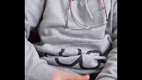 Image une bonne branlette de ma grosse bite, belle &eacute_jaculation cr&eacute_meuse,