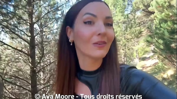 Image Jolie Fran&ccedil_aise Se Masturbe Et Gicle En Femme Fontaine Dans Les Bois