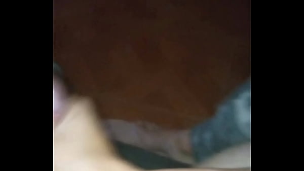 Image una buena deslechada mientras miramos porno con mi sirvienta hasta que me saca semen