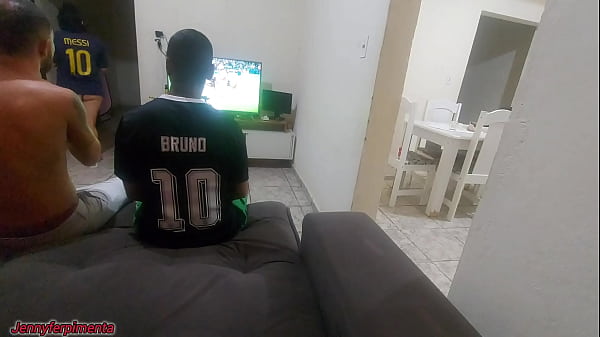 Image tive que fazer sexo com amigo do meu marido por causa de uma aposta, mas fiquei com tes&atilde_o e acabei fazendo DP com os dois