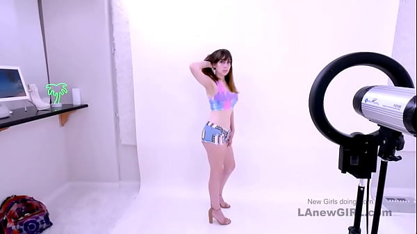 Image Sexy brunette model gets fucked in a modeling audition