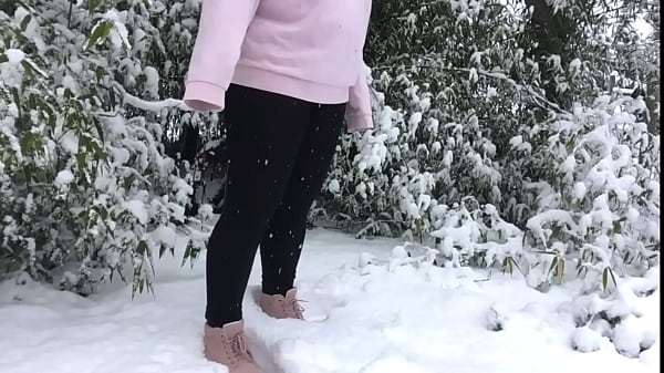 Image Real Couple Out in the Snow