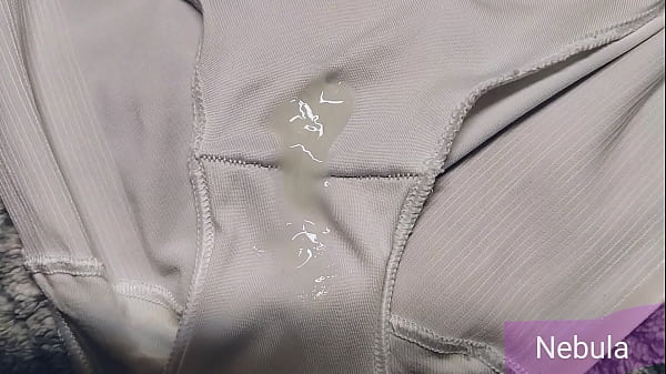 Image Me masturb&eacute_ y me vine sobre los panties blancos usados de mi amiga enfermera