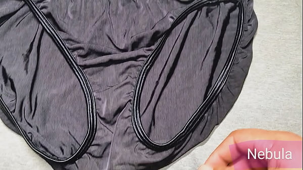 Image Busqu&eacute_ en el caj&oacute_n de lencer&iacute_a de mi amiga enfermera y me masturb&eacute_ sobre sus panties negras