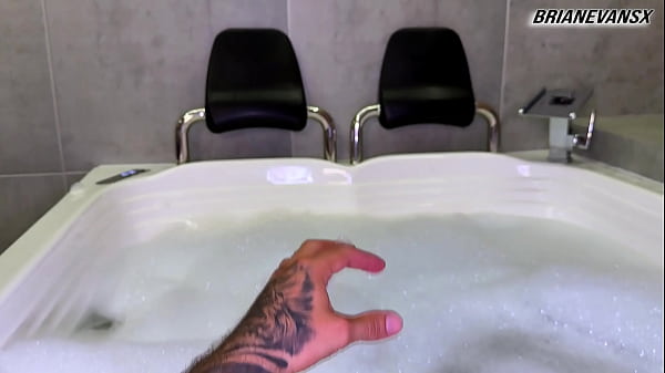 Image Wet jacuzzi date with the beautiful big ass and busty Colombian Devil Khloee - Brian Evansx