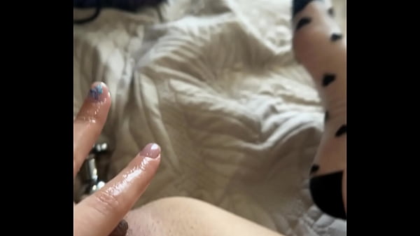 Image Ki-Sim brings himself to orgasm