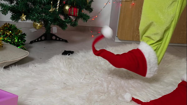 Image Hardcore sex with Grinch on Christmas night!