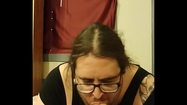 Image Fuckmeatbilly sucks some cock