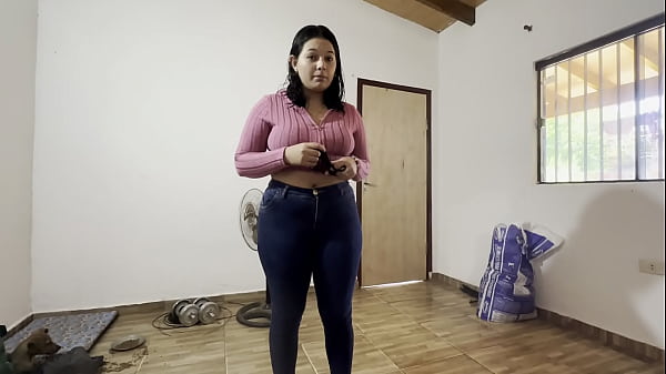 Image Pillo a mi hijastro oliendo mis bragas y acabo sacandole la leche