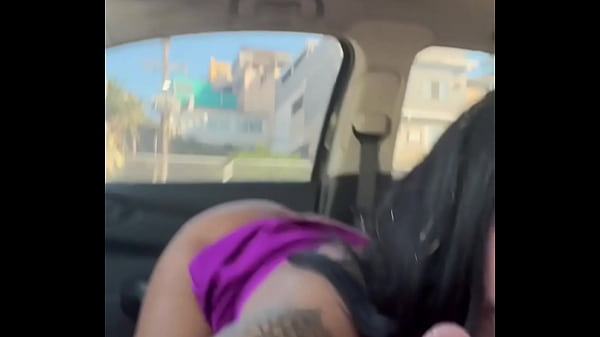 Image Mamada em movimento - Mamei o cara do uber no volante