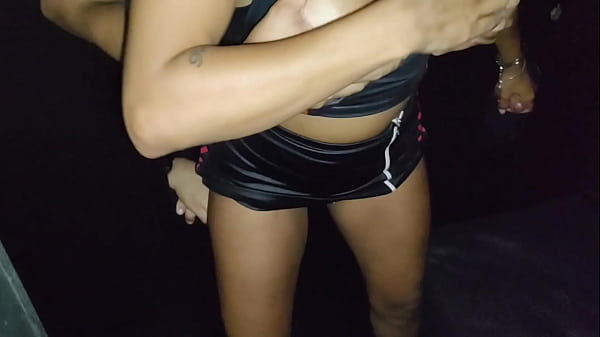 Image Levei minha esposa e a minha namorada para chupar rola no gloryhole!! Parte 2