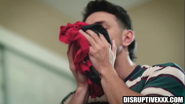 Image Gay roommate joined him in a shower