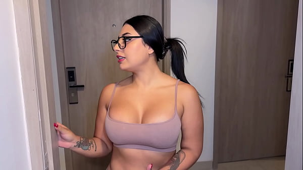 Image Vecina puta quer&iacute_a verga y viene ami apartamento con una excusa y provecho por que mi novia no esta en a&ntilde_o nuevo