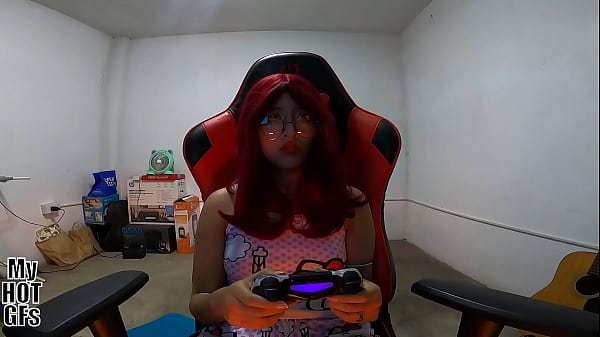 Image Encuentro a Kelly jugando videojuegos y yo termino jugando con su co&ntilde_o