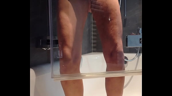 Image geil schwanz am dusch glas reiben