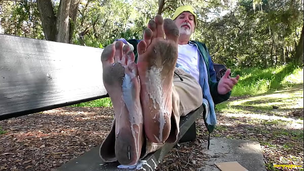 Image Richard Lennox Lets You Experience Foot Fetish In The Park