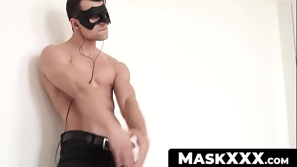 Image MaskXXX.com - Big dick striper Nick Vargas's jacking off the proper way solo