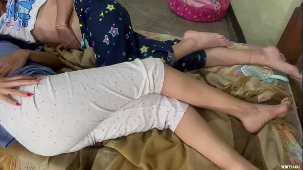 Image mi amiga lesbiana me pide que le chupe las tetas