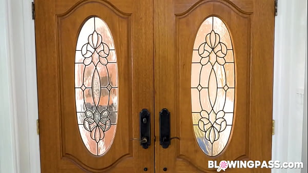 Image Teen gives neighbor blowjob to earn cash