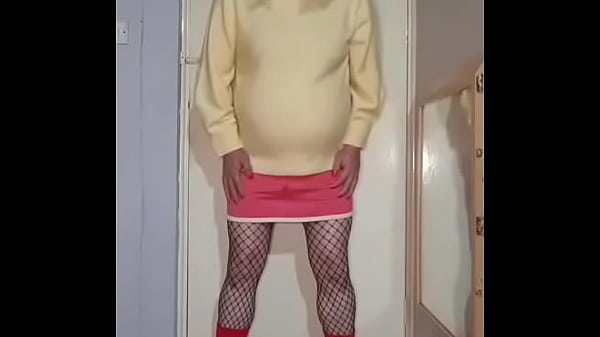 Image crossdressing sissy looking to swallow a whole bladder full of another mans pee