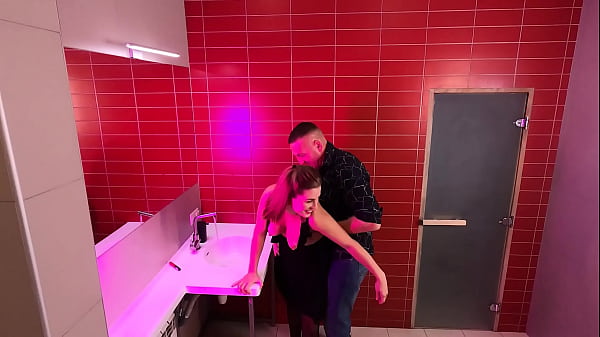 Image CAM IN THE PUBLIC TOILETTE IN THE NIGHT CLUB : FUCKING STRANGERS