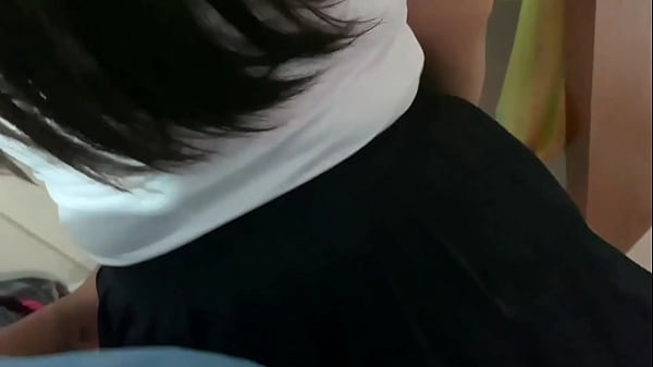 Image La encuentro con su falda de colegio y le meto la verga mientras vigila que nadie venga