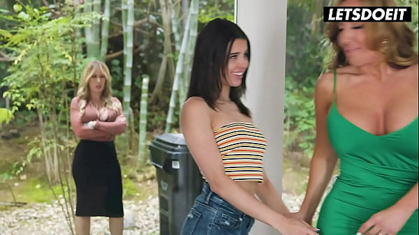 Image MILF Richelle Ryan Seduces Young Babes Kylie and Capri Into Hot Lesbian Sex - LETSDOEIT