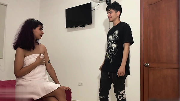 Image Hot y sexy hermanastra fue lamida por hermanastro, hasta el orgasmo gritando duro.