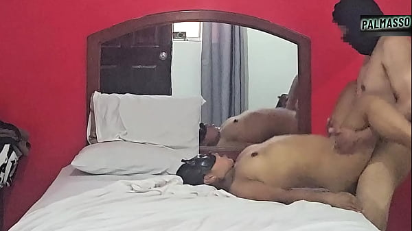 Image Video real casero: chaparrita ninf&oacute_mana multiorg&aacute_smica con antifaz es cogida sin cond&oacute_n por joven cachondo, &iexcl_ricos gemidos! Finalmente le acaba adentro.