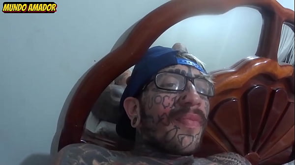 Image Travesti dotada dando o rabo pro Sacana