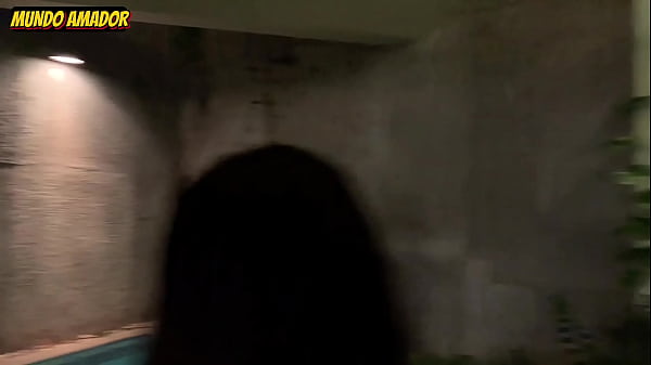 Image Baixinha bunduda e gostosa fodendo com tatuado no motel