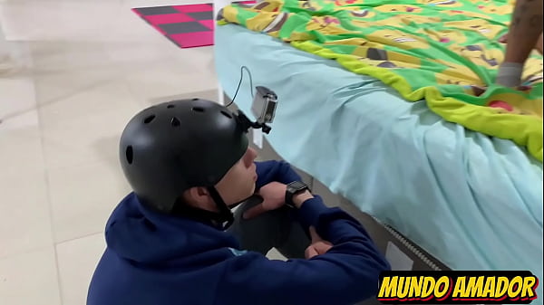 Image Comendo a namorada do amigo enquanto ele filma tudo