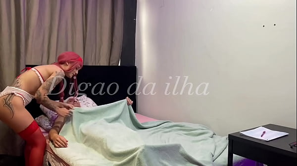 Image Enfermeira pagou boquete sentou com for&ccedil_a e levou gozada no rabo