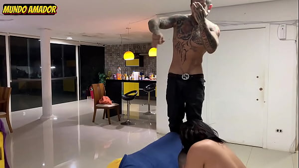 Image Fodendo a bucetinha da novinha durante grava&ccedil_&atilde_o de clipe porno