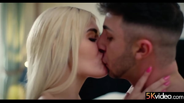 Image Tight-bodied blonde Luna Wolfs get this big dick