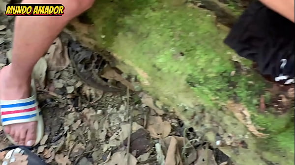 Image Deixou a namorada trepar com o taradao que estava no meio da rua com a rola pra fora