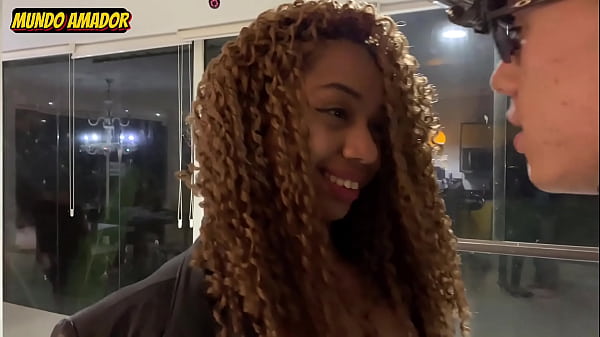 Image Magrinha gostosa fode cheia de tes&atilde_o com astro porno
