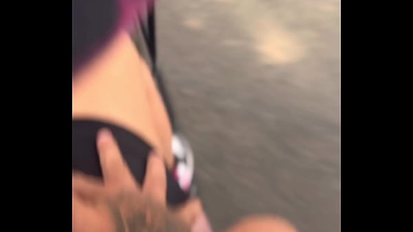 Image Uber moto &eacute_ acochada e depois vai pro seu apartamento pra foder gostoso !