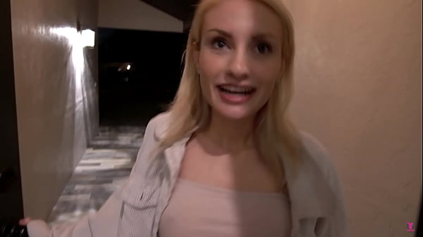 Image Cute Food Delivery Girl April Love Cheats on Boyfriend & Fucks Teddy Tarantino