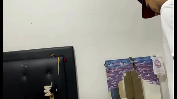 Image Me excito como mi hermanastra se masturba su co&ntilde_o bien peque&ntilde_o y apretado