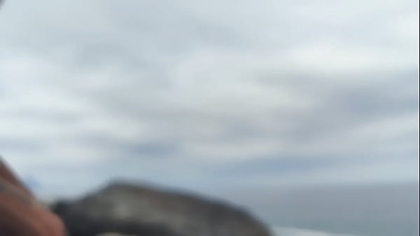 Image Pescador me viu mijando na praia e pediu pra mamar, mas acabei comendo o rabo do puto e botei mais gente pra meter nele tambem. Completo em Xvideos Premium