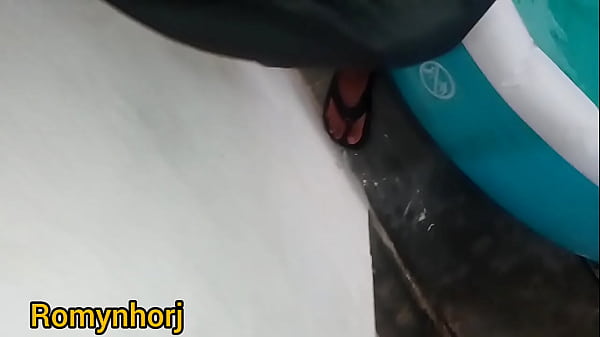 Image AQUELA PUTARIA GOSTOSA NA PISCINA DA CASA AMIGA DA FACULDADE  (VIDEO COMPLETO )