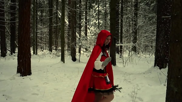 Image Red Hood in the snowy forest