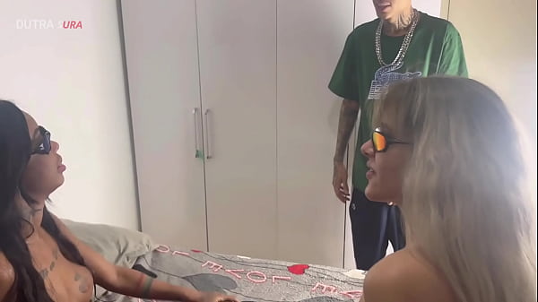 Image Helyo Carvalho arrebenta duas novinhas putas