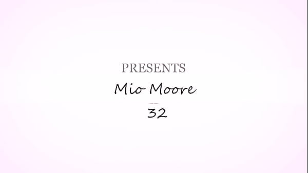 Image Mio Moore Ladies With Toys