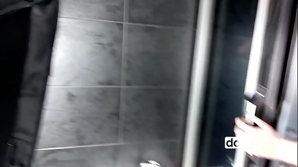 Image DATEZONE - Young amateur masturbates in the bathtub